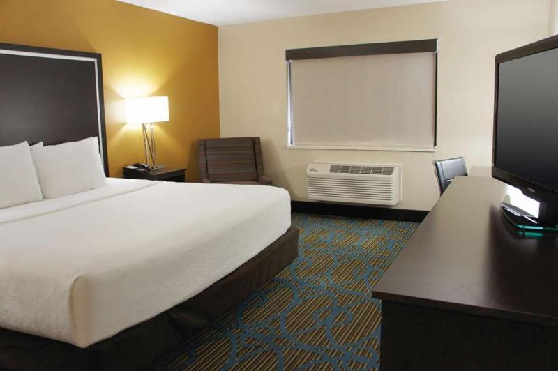 La Quinta By Wyndham Emporia Hotel Eksteriør billede
